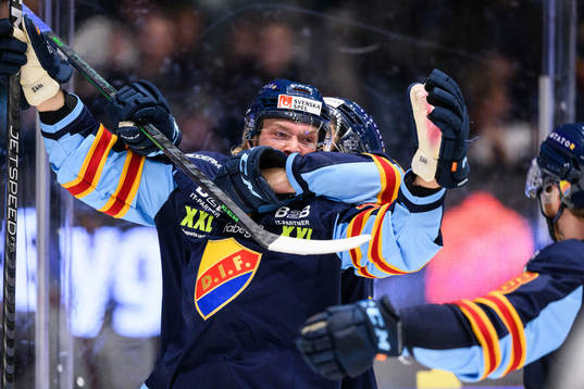 Djurgårdens Olle Liss jublar