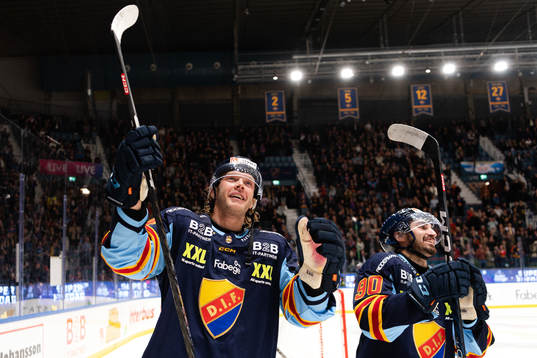 Djurgårdens Olle Liss och Kevin Karlsson jublar