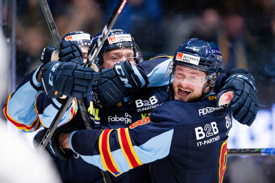 Djurgårdens Olle Liss och Linus Arnesson jublar
