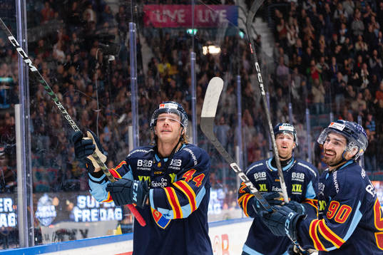 Djurgårdens Olle Liss jublar