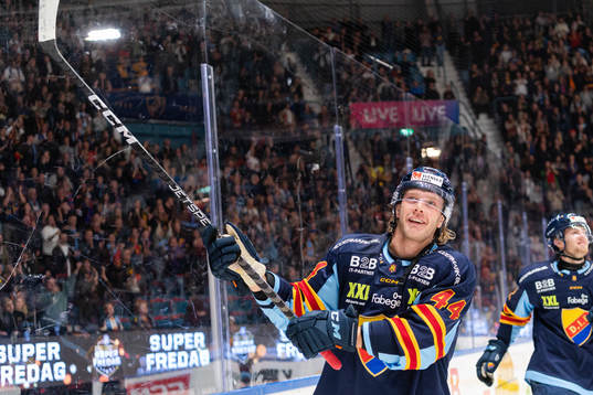 Djurgårdens Olle Liss jublar