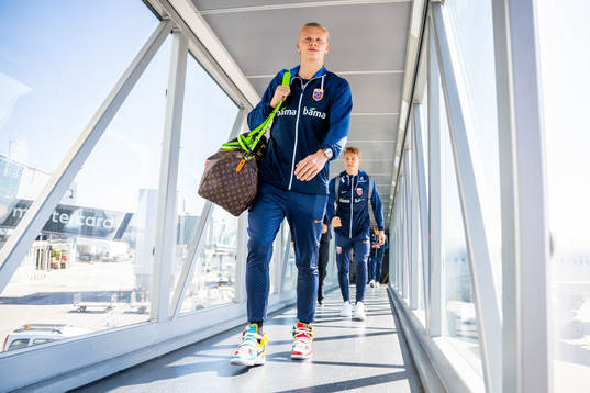 Bläddra bland fler bilder av Football, Nations League, Norway, travel