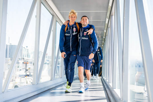 Morten Thorsby and Andrew Findlay, performance analyst of