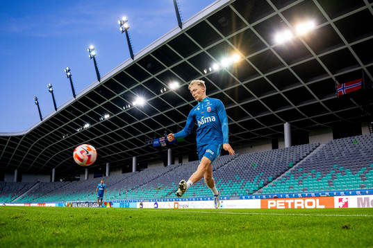 Bläddra bland fler bilder av Football, Nations League, Norway, training