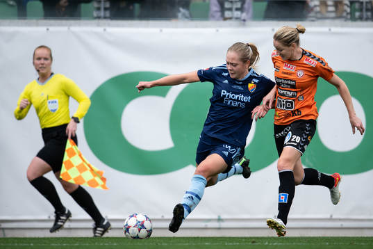 22092  Djurgårdens Alice Bergström och Kristianstads Mia