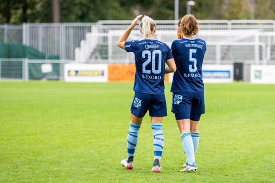 Djurgårdens Emelie Lövgren Lövgren och Julia Walentowicz