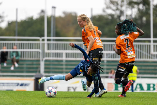 Kristianstads Amanda Andradóttir och Djurgårdens Linda