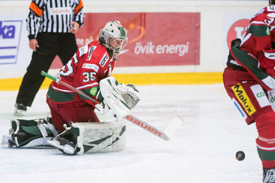 Modos målvakt Lauren Bench
