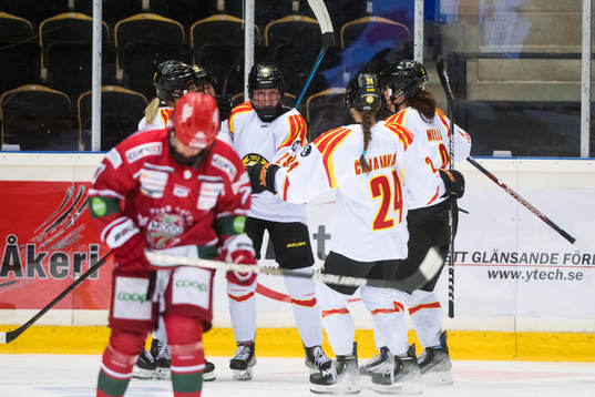 Brynäs Felizia Wikner-Zienkiewicz gör 0-2 målet