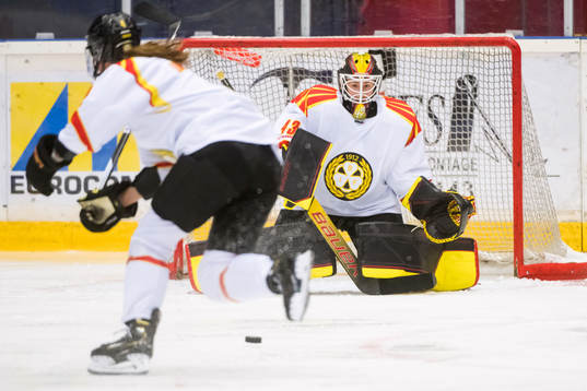 Brynäs målvakt Klara Peslarova