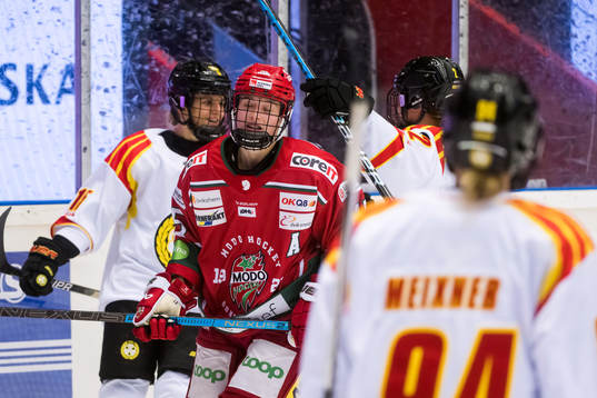 Modos Lina Ljungblom deppar då Brynäs Maja Nylen-Persson