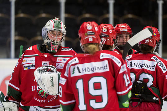 Modos målvakt Lauren Bench deppar
