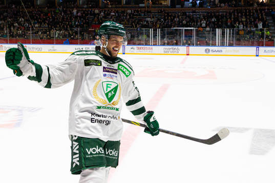 Färjestads Theodor Lennström jublar