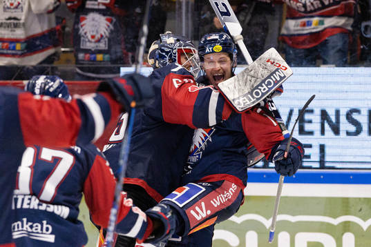 Linköpings Henrik Törnqvist och målvakt Marcus Högberg