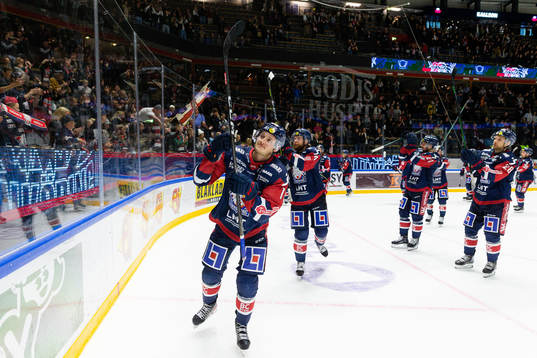 Linköpings Henrik Törnqvist jublar