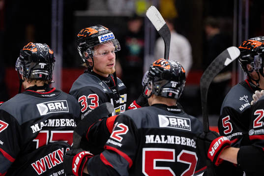 Örebros Christopher Mastomäki jublar