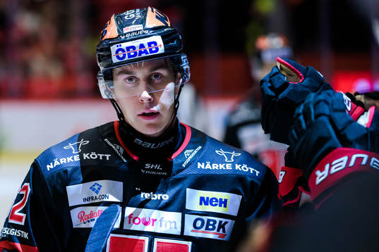 Örebros Robert Leino jublar