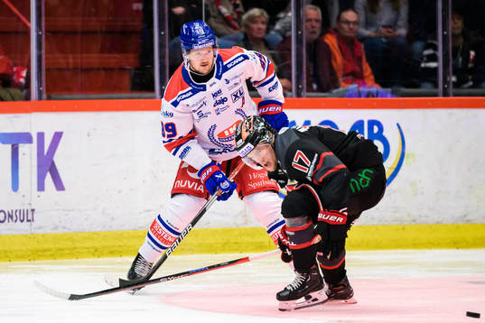 Oskarshamns Patrik Karlkvist och Örebros William Wikman