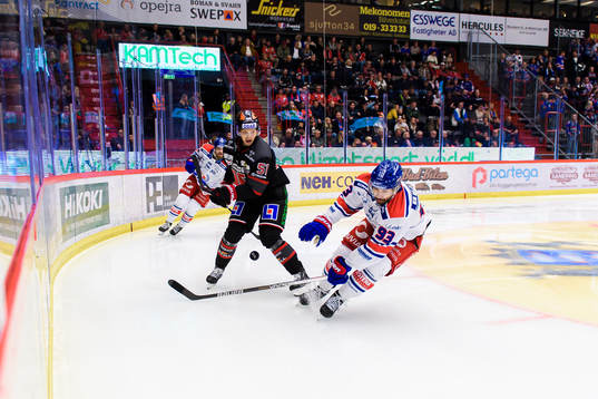 Örebros Kristian Näkyvä och Oskarshamns Cameron Brace