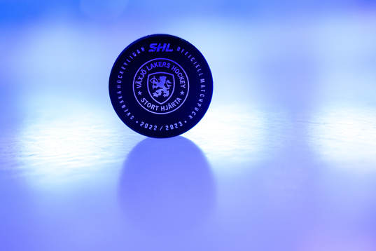Matchpuck före ishockeymatchen i SHL mellan Växjö och