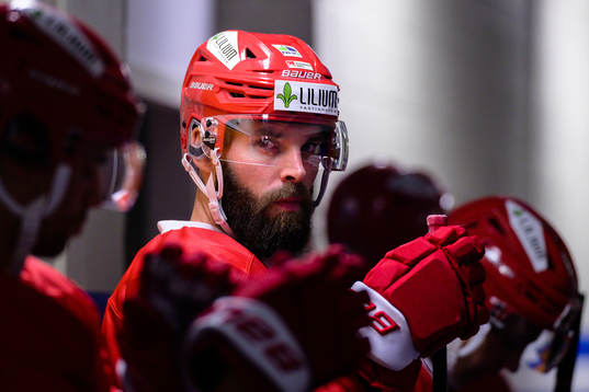 Timrås Per Svensson före ishockeymatchen i SHL mellan