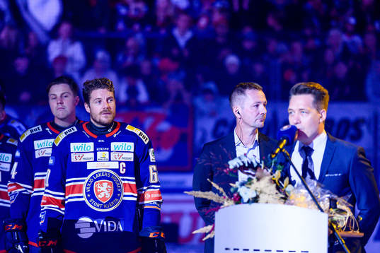 Växjös Erik Josefsson när Växjös tidigare tränare Sam