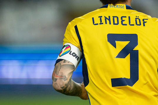 Victor Nilsson Lindelöf of Sweden with the captain's