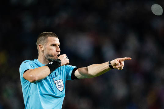 Referee Georgi Kabakov