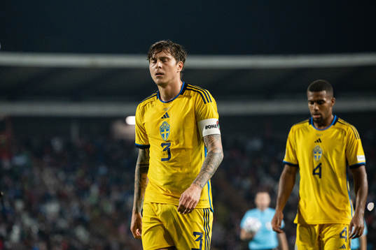 Victor Nilsson Lindelöf of Sweden looks dejected