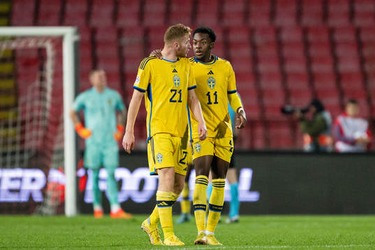 Dejan Kulusevski and Anthony Elanga of Sweden