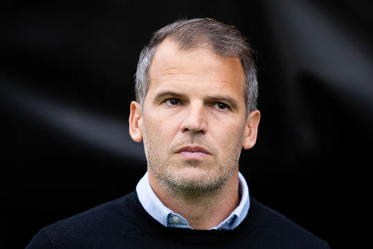 Häckens tränare Robert Vilahamn innan  fotbollsmatchen i