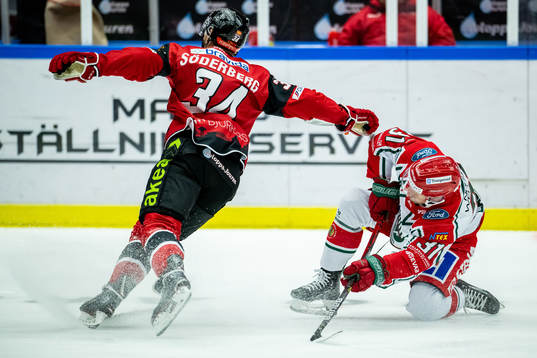 Malmö Redhawkss Carl Söderberg  och Frölundas Nicklas