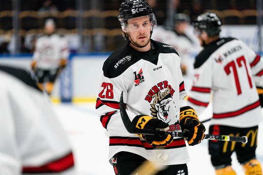 Skellefteås Jonathan Pudas i Burträsk matchtröjor