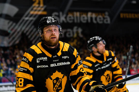 Skellefteås Oskar Nilsson jublar