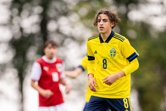 Taha Ayari of Sweden