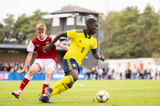 Emmanuel Tannor of Sweden and Benedict Scharner of Austria