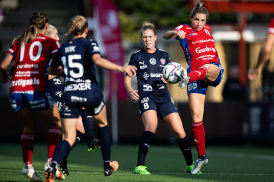 FC Rosengårds Rebecca Knaak och Vittsjös Clara Markstedt