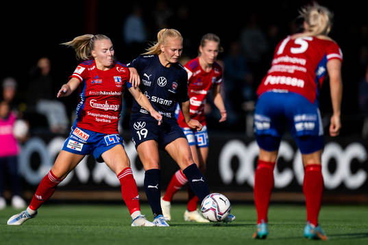 Vittsjös Jutta Rantala och FC Rosengårds Sofie Bruun