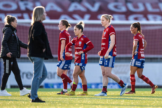 Vittsjös Katrina Gorry och Clare Polkinghorne deppar