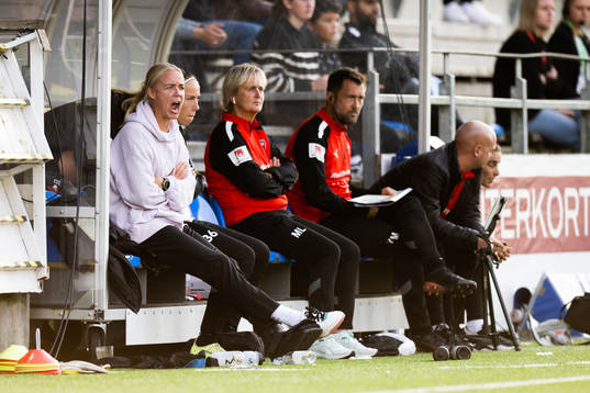 FC Rosengårds Caroline Seger på bänken