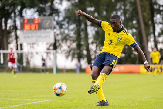 Emmanuel Tannor of Sweden