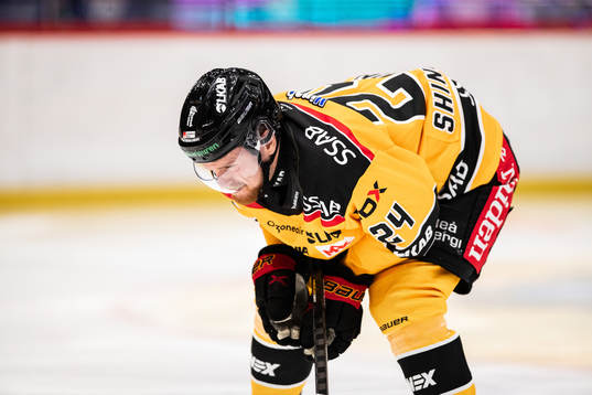 Luleås Brendan Shinnimin har ont