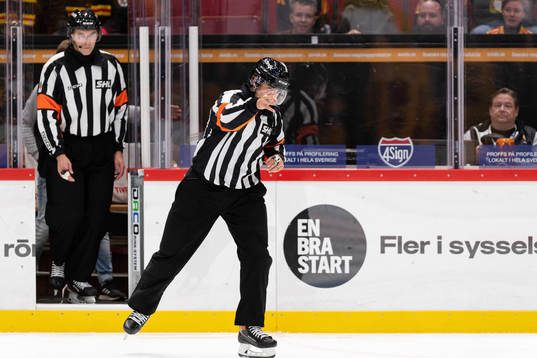 Domare Kristoffer Folkstrand godkänner Brynäs 2-2 mål