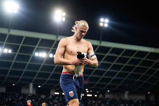 Bläddra bland fler bilder av Football, Nations League, Slovenia - Norway