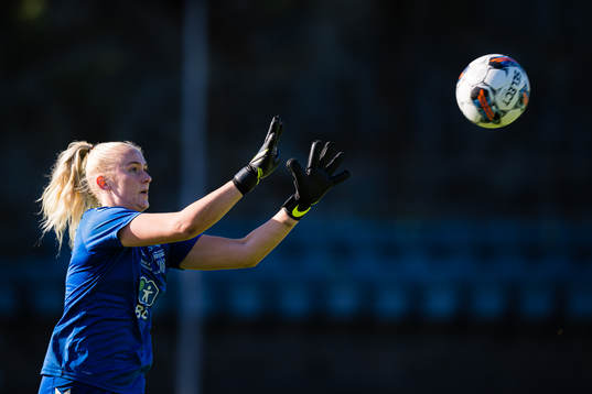 Selma Panengstuen of Kolbotn warms up