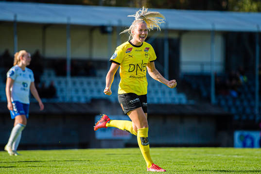 Eva Amanda Johnsson Haahr of LSK Kvinner celebrates