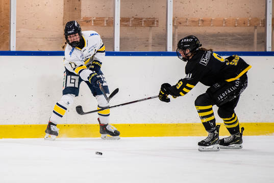 HV71s Mira Jungåker och AIKs Rebeka Sadecka