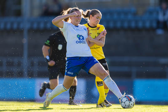 Tonje Pedersen of Kolbotn and Irene Dirdal of LSK Kvinner