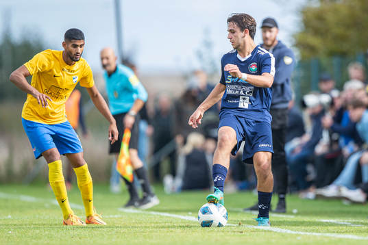 Klagshamns Ratan Hallgrimsson och FC Trelleborgs Timothy