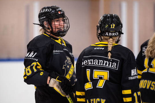 AIKs Johanna Lagus och Aoife Leacy